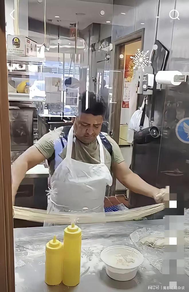 瘾了！有人学会拉面周边超市面粉被买空PG电子麻将胡了太搞笑！老外做中餐上