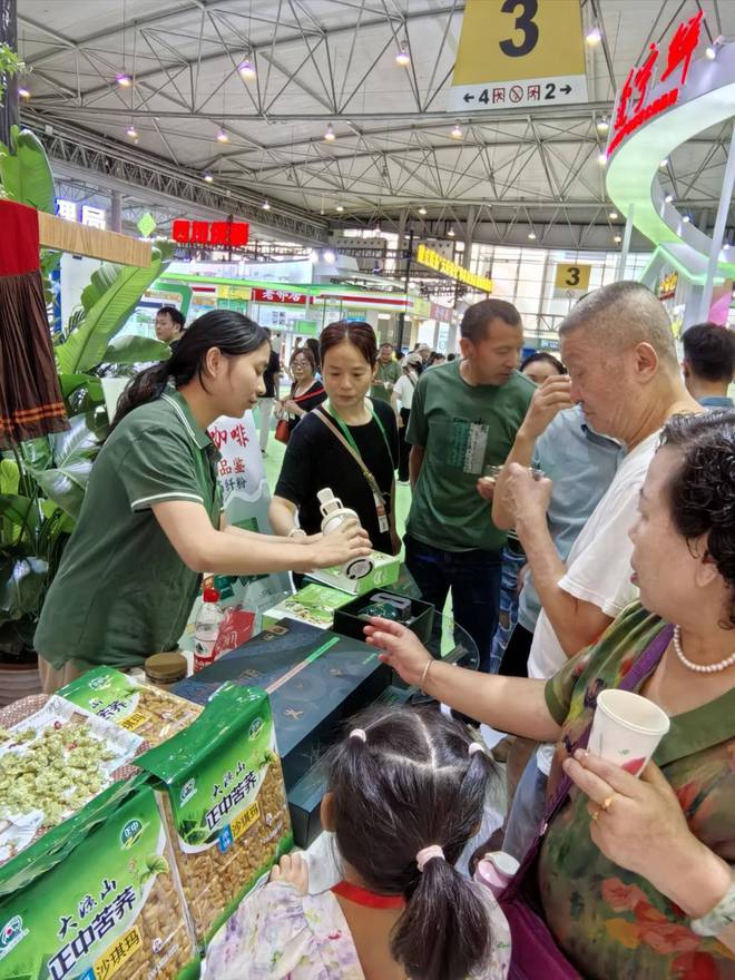 025正中食品靠这4款苦荞爆品狂揽市场！麻将胡了试玩健康赛道“卷王”杀疯了！2