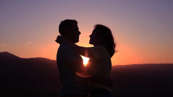 谈恋爱应该做好哪些心理准备麻将胡了2试玩模拟器大学生(图3) 谈恋爱应该做好哪些心理准备麻将胡了2试玩模拟器大学生(图3)