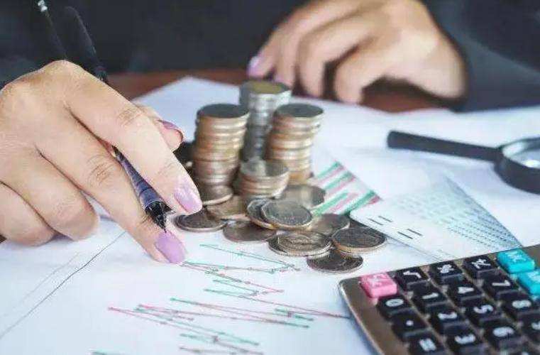 多吗？在国内算什么水平？银行员工直言不讳麻将胡了2模拟器试玩有100万存款的人(图2)